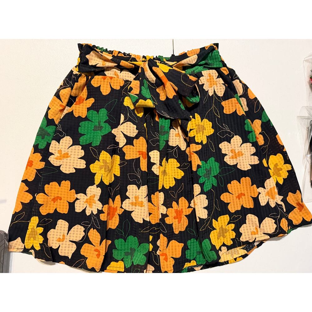 Who What Wear floral skirt with pockets tie waist euc XS